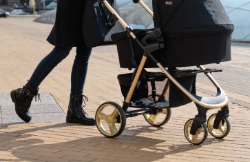 Καρότσι με αποθηκευτικό χώρο για βόλτες και ψώνια